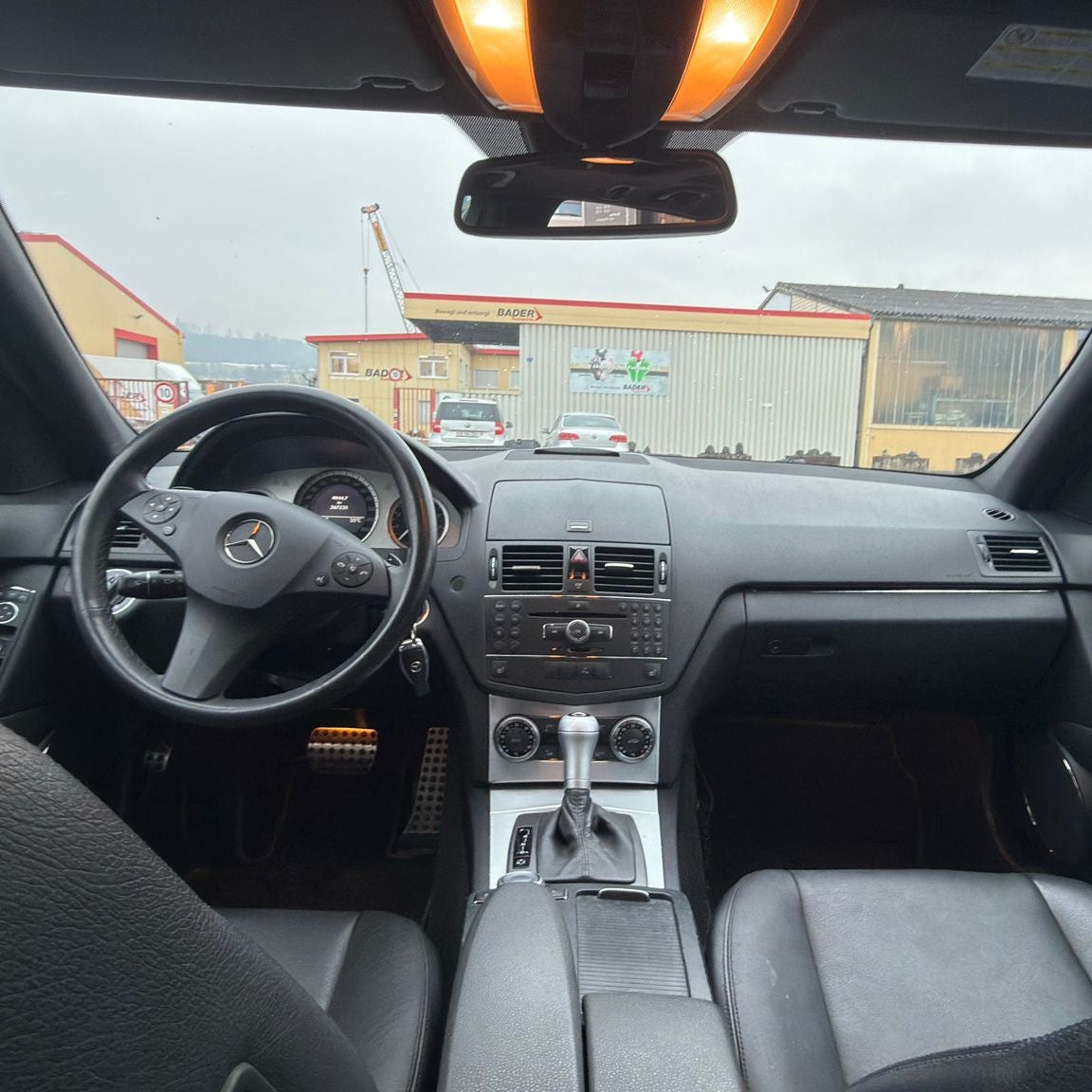 Mercedes-Benz C200